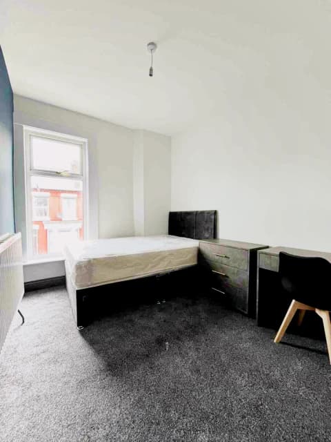 70 Thornycroft, L15 image