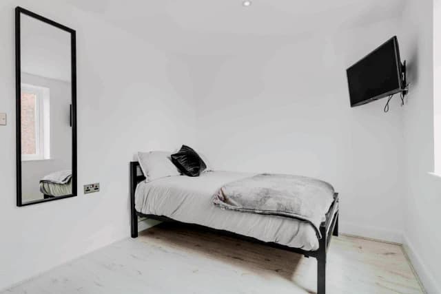 14 Birstall Road, L6 image