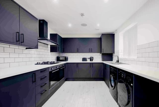 22 Cranborne road, L15 image 4