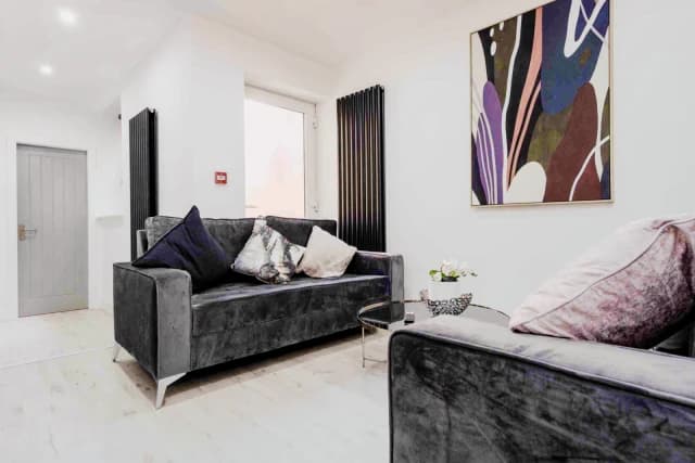103 Adelaide road, L7 image 3