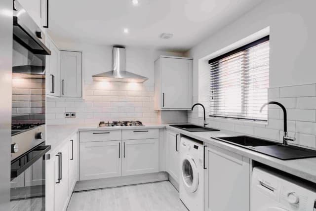 162 Alderson road, L15 image 4