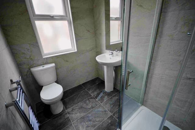 52 Cotswold Street, L7 image
