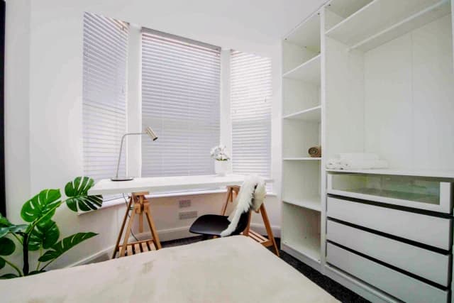 61 Thornycroft Road, L15 image