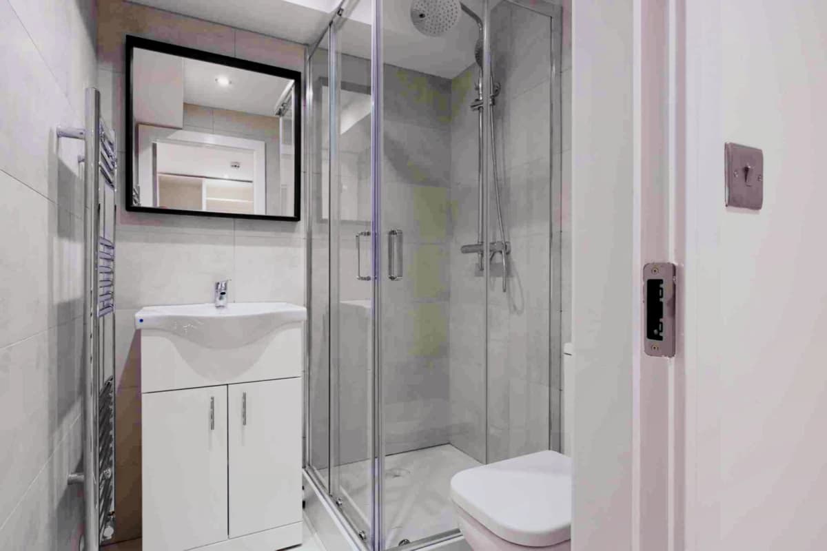 27 Sewells Walk image