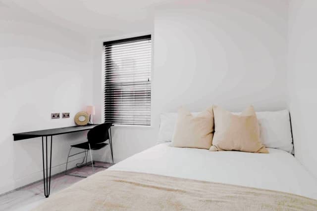 30 Egerton Road, l15 image