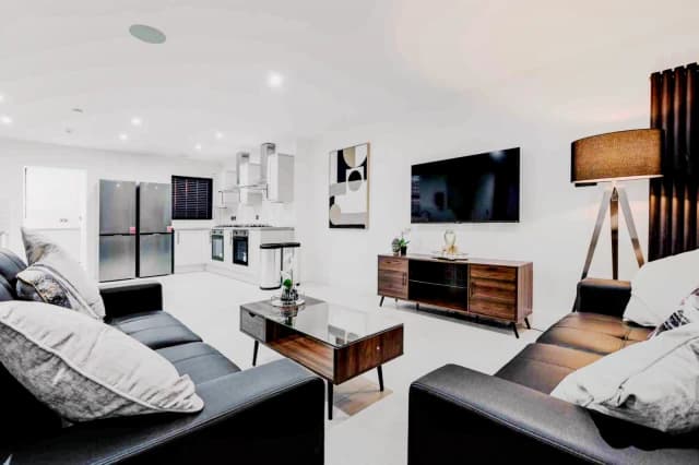 18 Ashfield L15 image