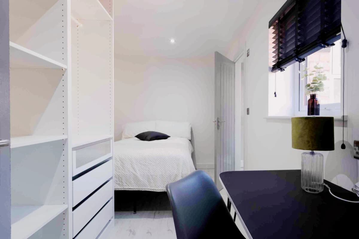 8 Dunlop Street, LN5 image