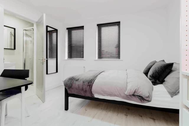 93 Taunton Street, L15 image