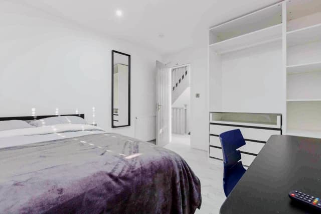 110 Cranborne Road, L15 image