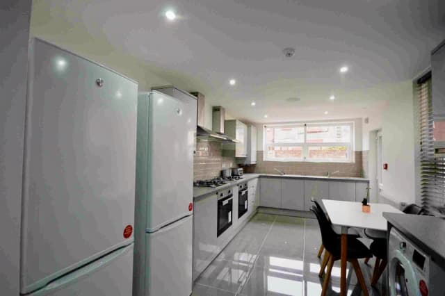4a Lawrence Road, L15 image 2