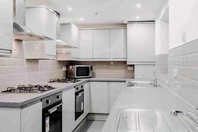86 Langton Road, L15 image 4