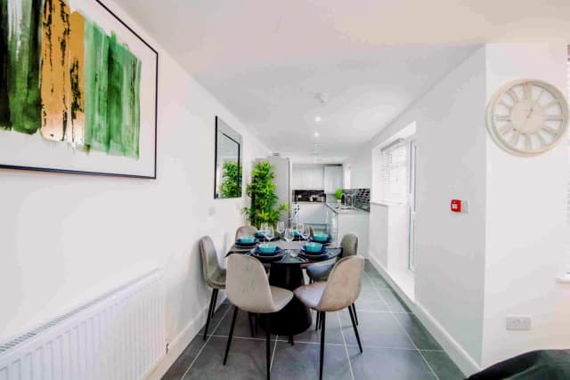 61 Thornycroft Road, L15 image 2