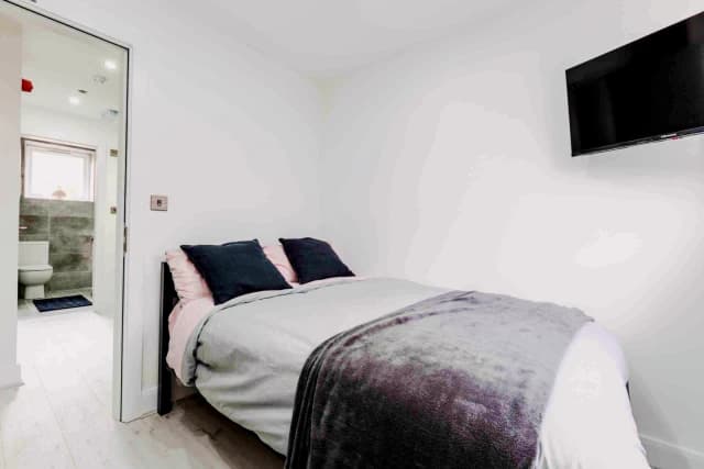 144 Alderson Road, L15 image