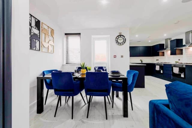 38 Cranborne Road image