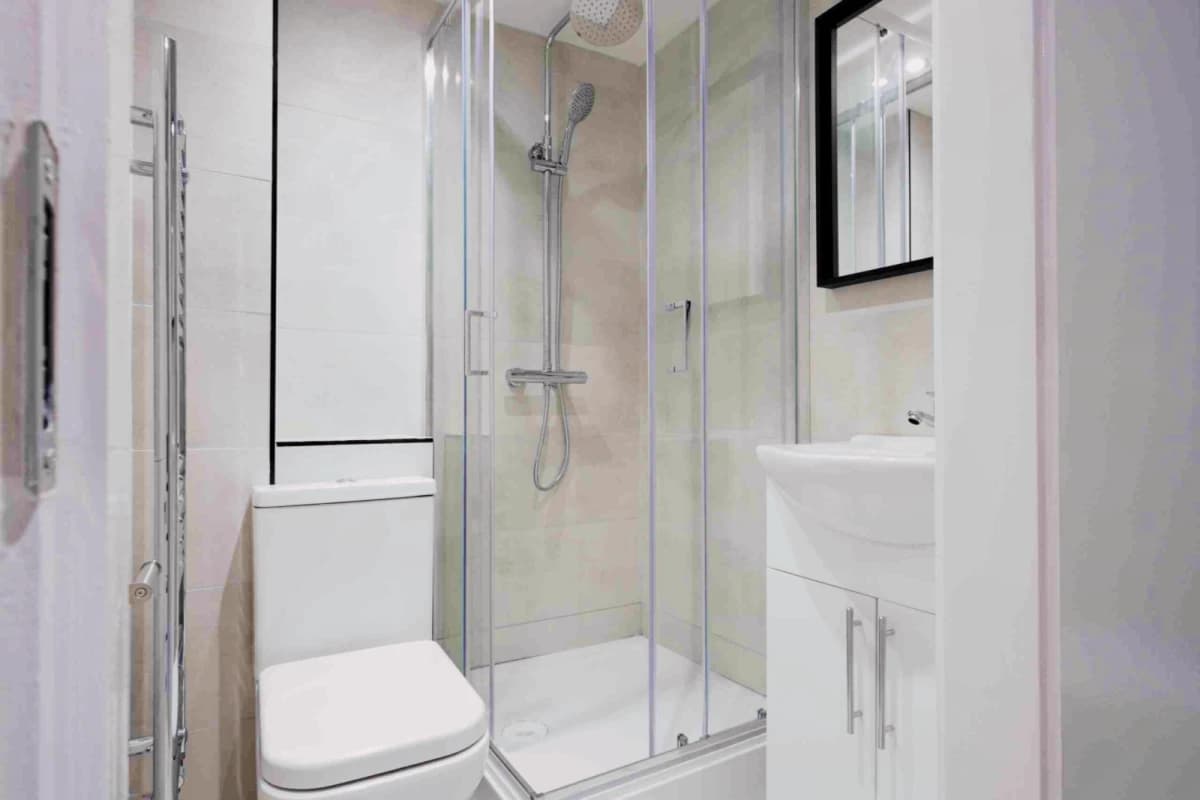 8 Dunlop Street, LN5 image