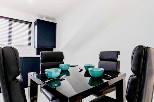 19 Langdale Road – flat 3 image 3