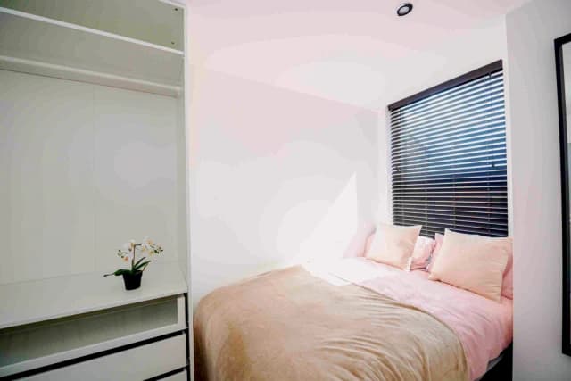99 Ash Grove, L15 image