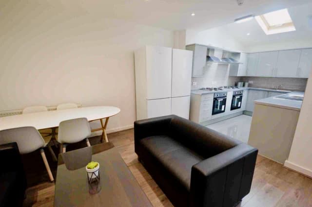 52 Cotswold Street, L7 image