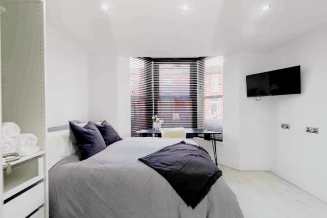 38 Cranborne Road image 5