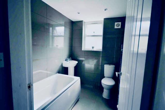 56 Portman Road, L15 image