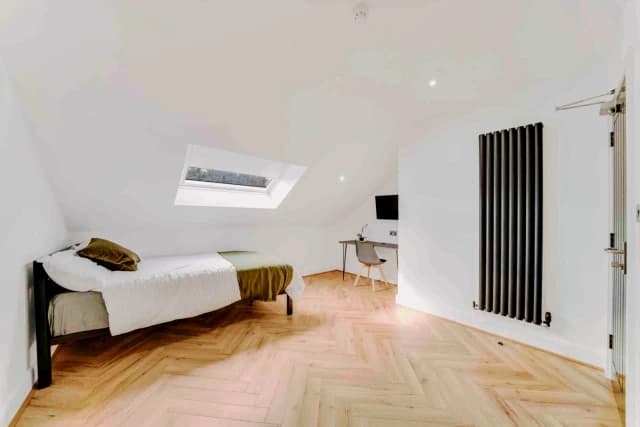 48 Gainsborough Road L15 image 4