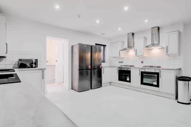 18 Ashfield L15 image 2