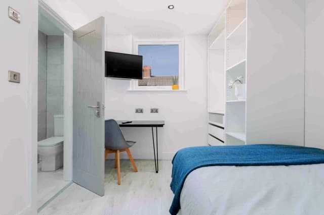 61 Granville Road, L15 image