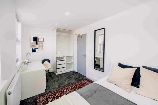 61 Thornycroft Road, L15 image