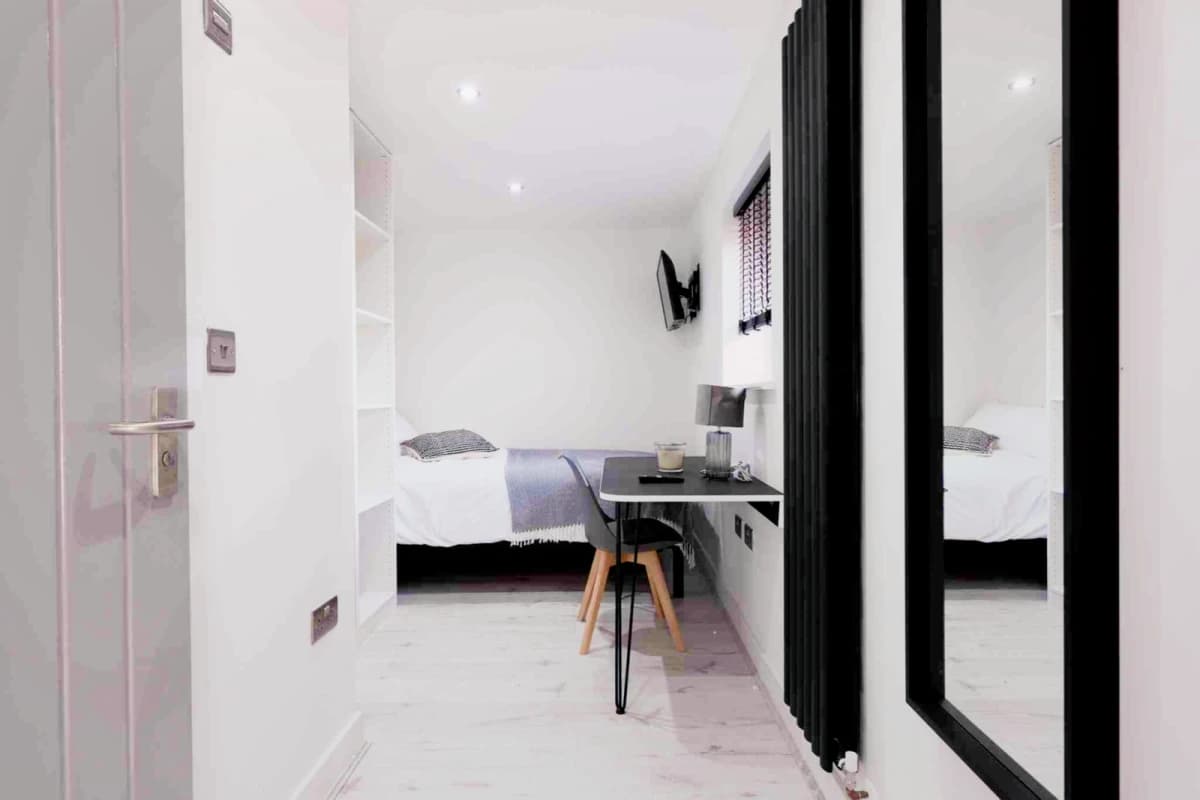 27 Sewells Walk image 4