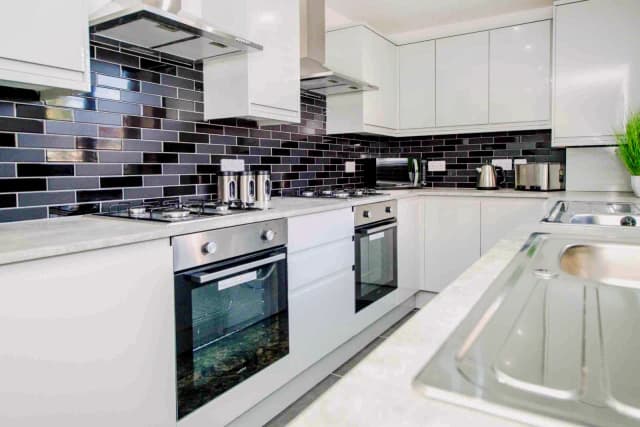 61 Thornycroft Road, L15 image 3