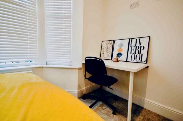 165 Molyneux Road, L6 image