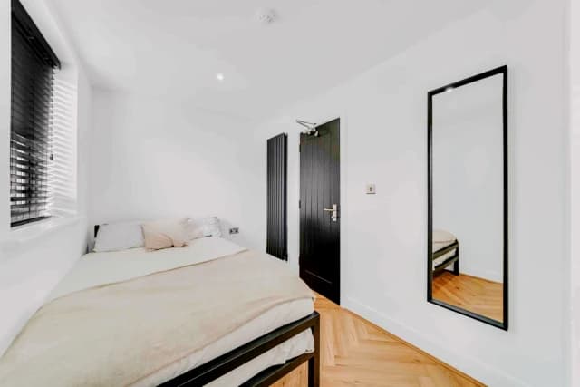 48 Gainsborough Road L15 image 3