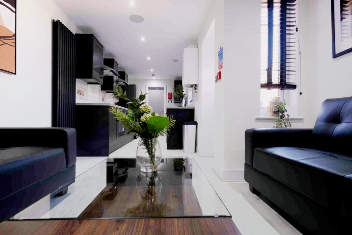 8 Dunlop Street, LN5 image 3