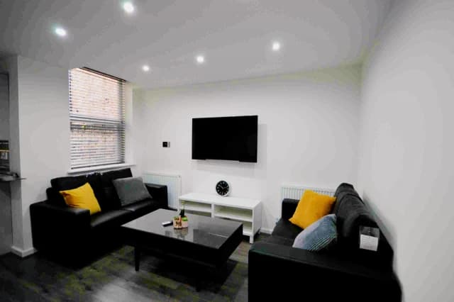 4a Lawrence Road, L15