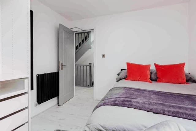 23 Cranborne Road image