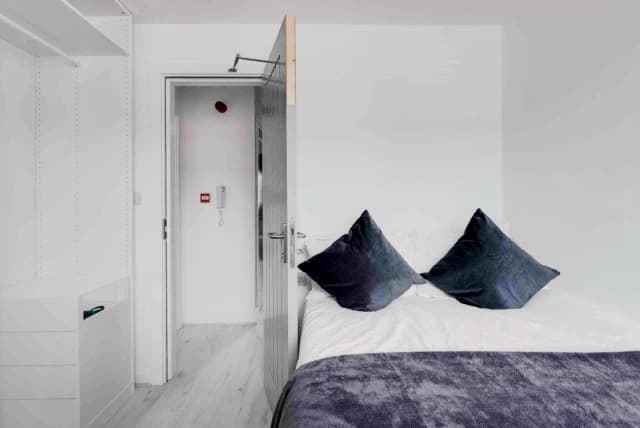 36 Cranborne Road image