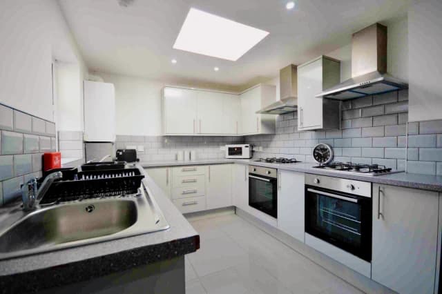 56 Portman Road, L15 image 2