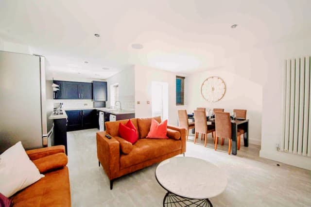 91 Alderson Road image 2