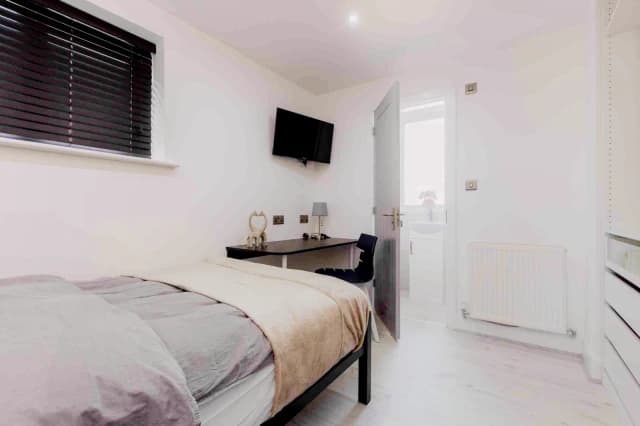 93 Taunton Street, L15 image