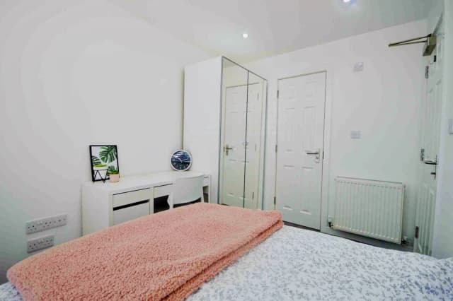 79 Cranborne Road, L15 image 5