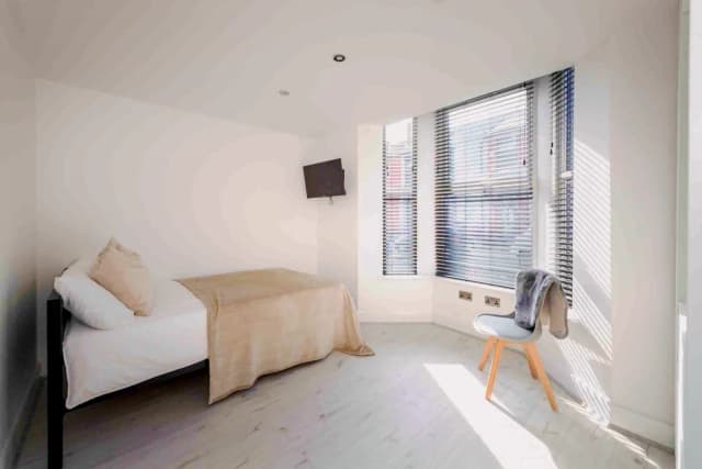 24 Cranborne Road, L15 image