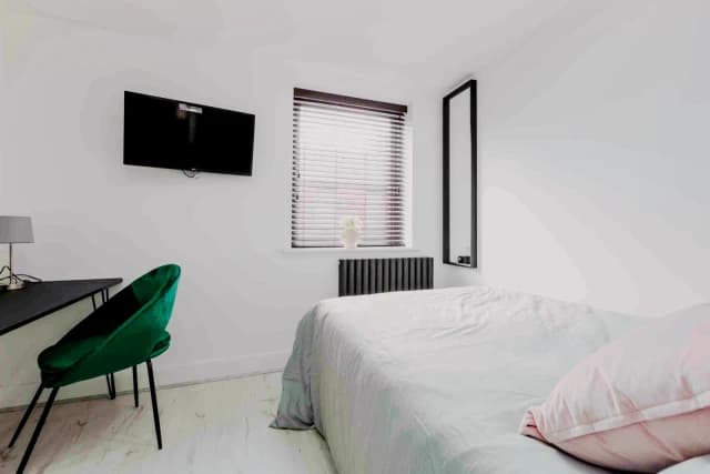 65 Granville Road, L15 image