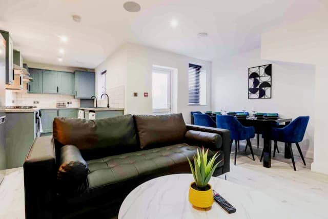 63 Cranborne Road, L15 image 4