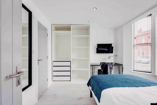 36 Cranborne Road image 3