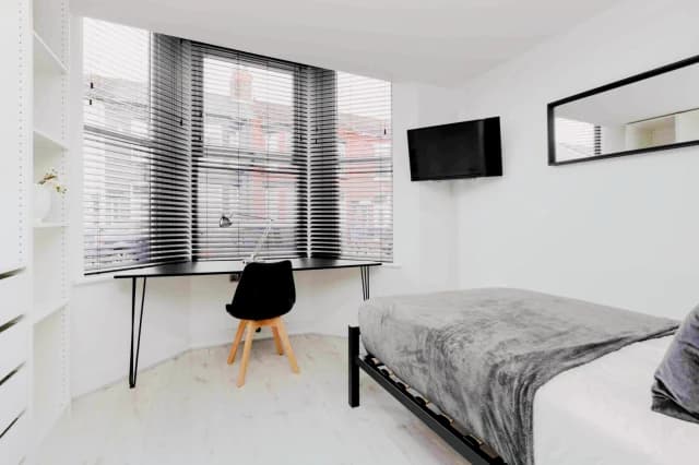 166 Alderson Road, L15