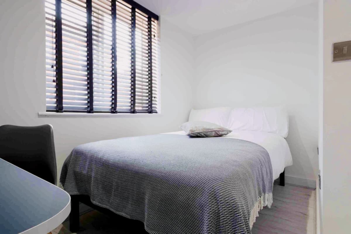 8 Dunlop Street, LN5 image