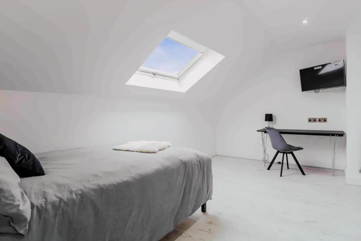 18 Cranborne Road, L15