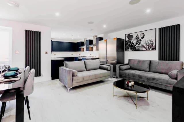 61 Granville Road, L15