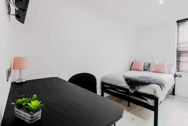 30 Egerton Road, l15 image