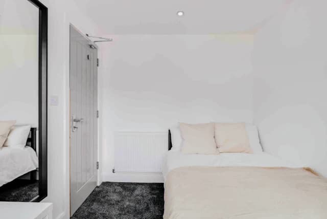 18 Wellington Avenue, L15 image